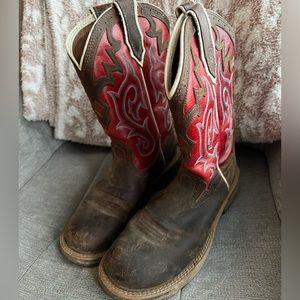 Red Ariat Cowboy Boots 🤠